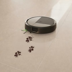 iRobot Roomba 115 Combo usuwa odciski psich łap podczas mopowania, z nakładką do mopowania