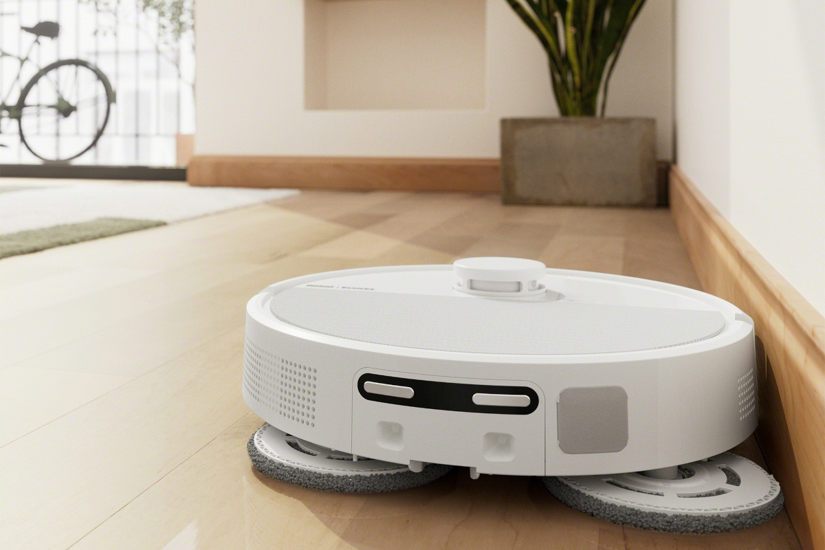 Roomba Plus 505 Combo na panelach z standardową mocą