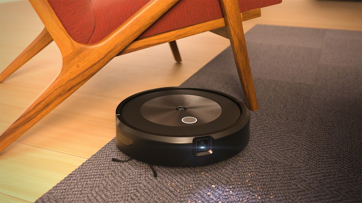33_3_moc_Roomba_Vacuuming.jpg