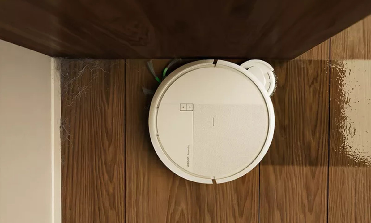 Roomba Combo mopuje wzdłuż krawędzi wysuwając pad mopujący