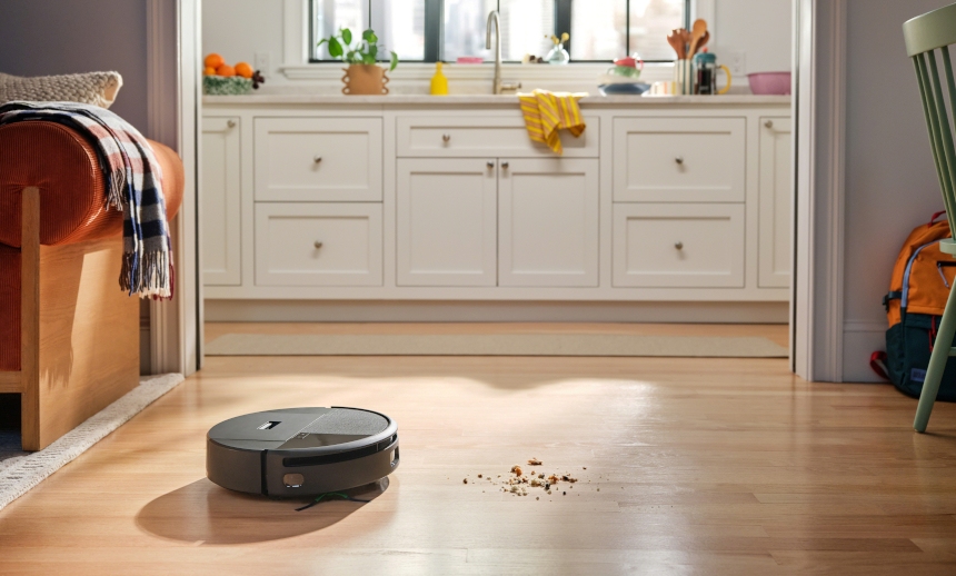 Robot sprzątający w kuchni podczas świątecznych przygotowań