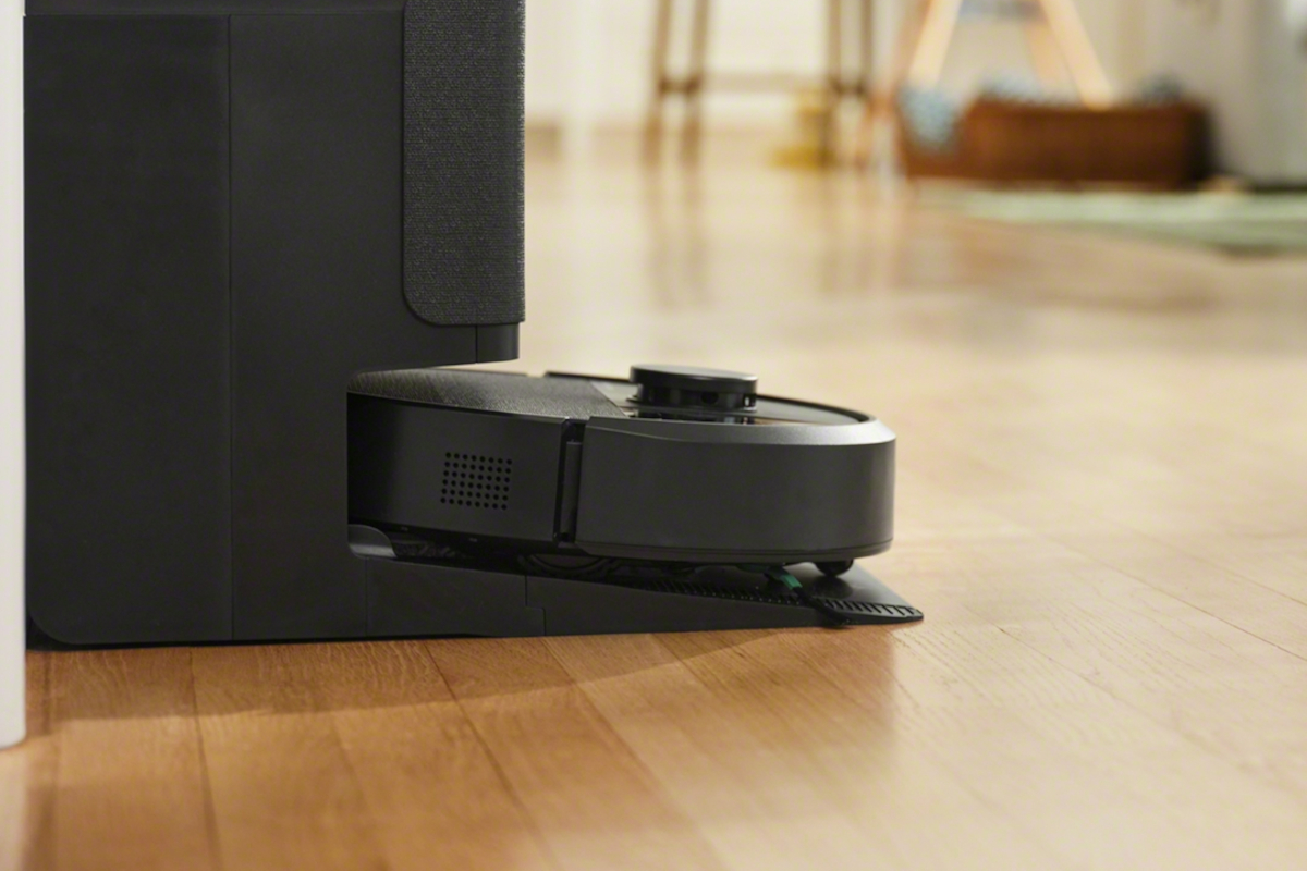 Roomba 405 w stacji dokującej