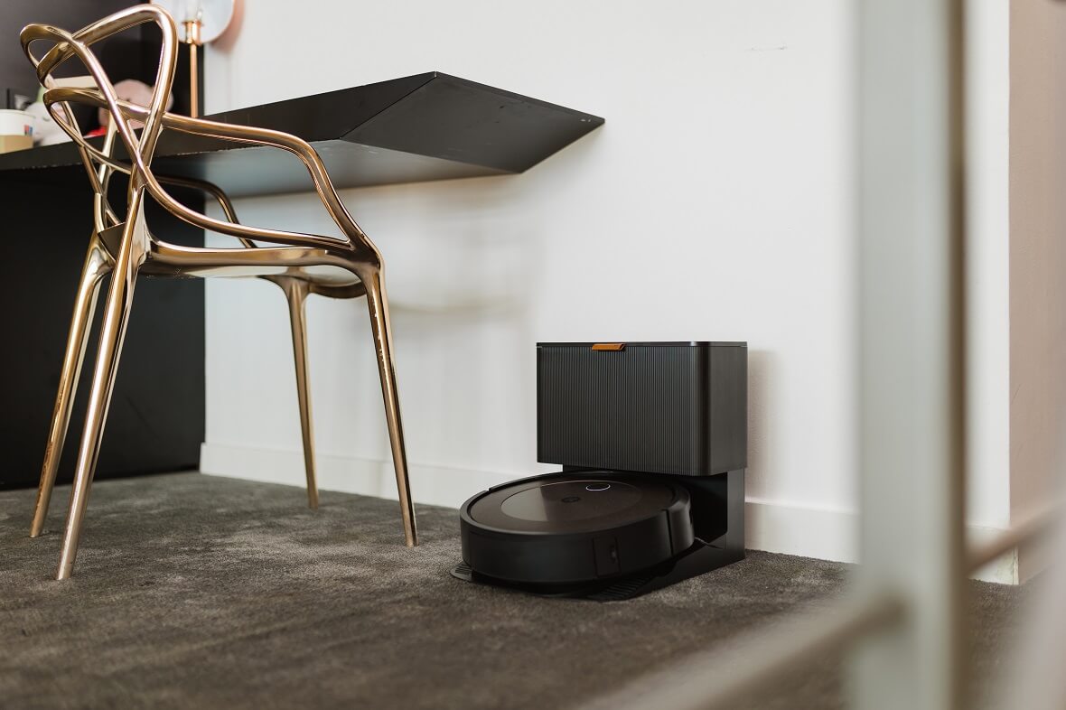 Roboty sprzątające iRobot zapewniają wygodę użytkowania, ponieważ ich ładowanie odbywa się bez udziału użytkownika