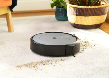 iRobot Roomba i1 sprząta dywan wykorzystując dirt detect