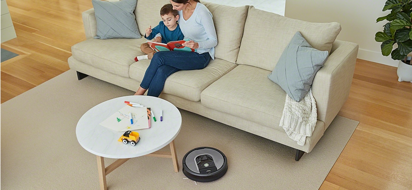 iRobot Roomba serii 900 nawigacja między i pod meblami