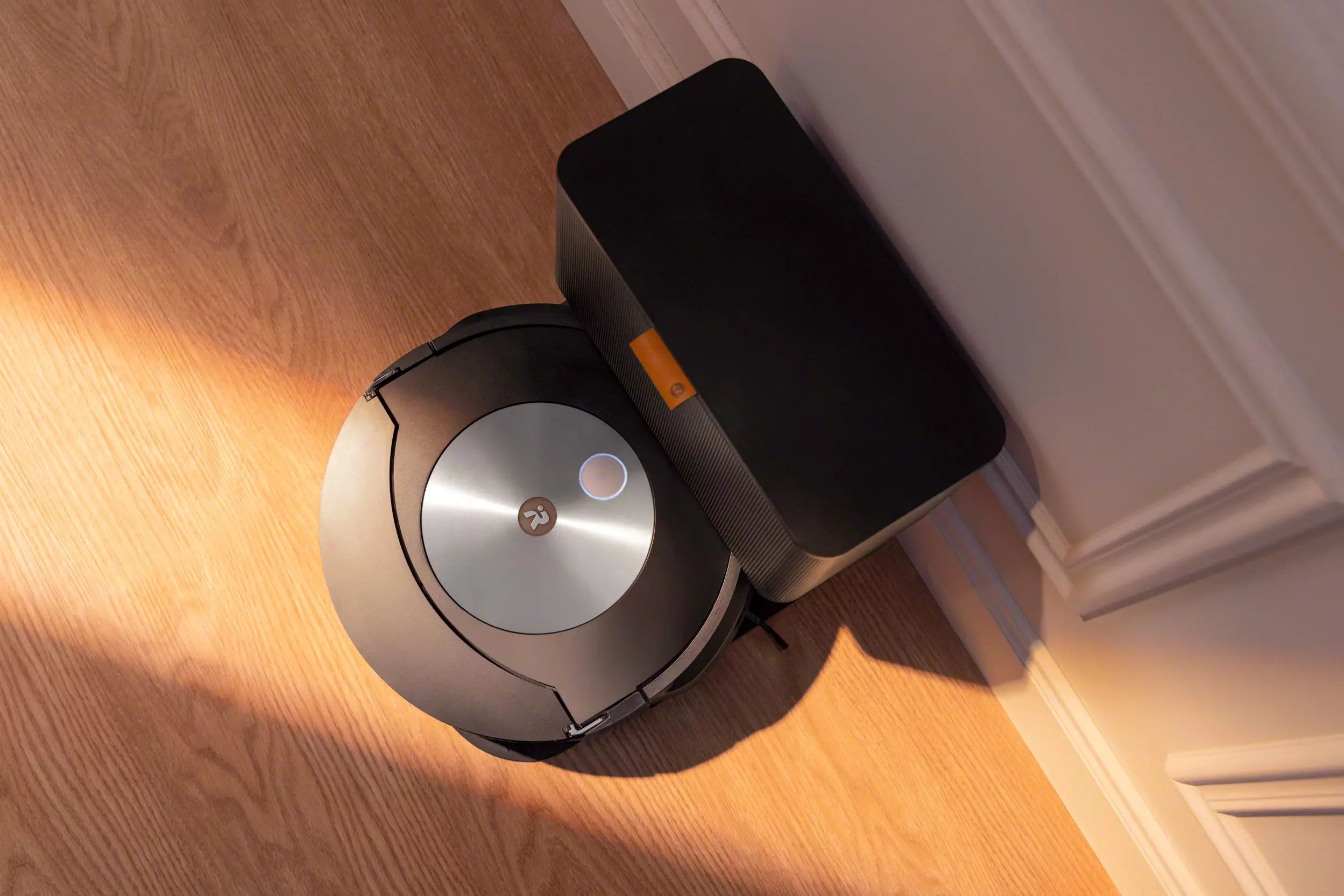 Robot odkurzająco-mopujący Roomba Combo j7+_video
